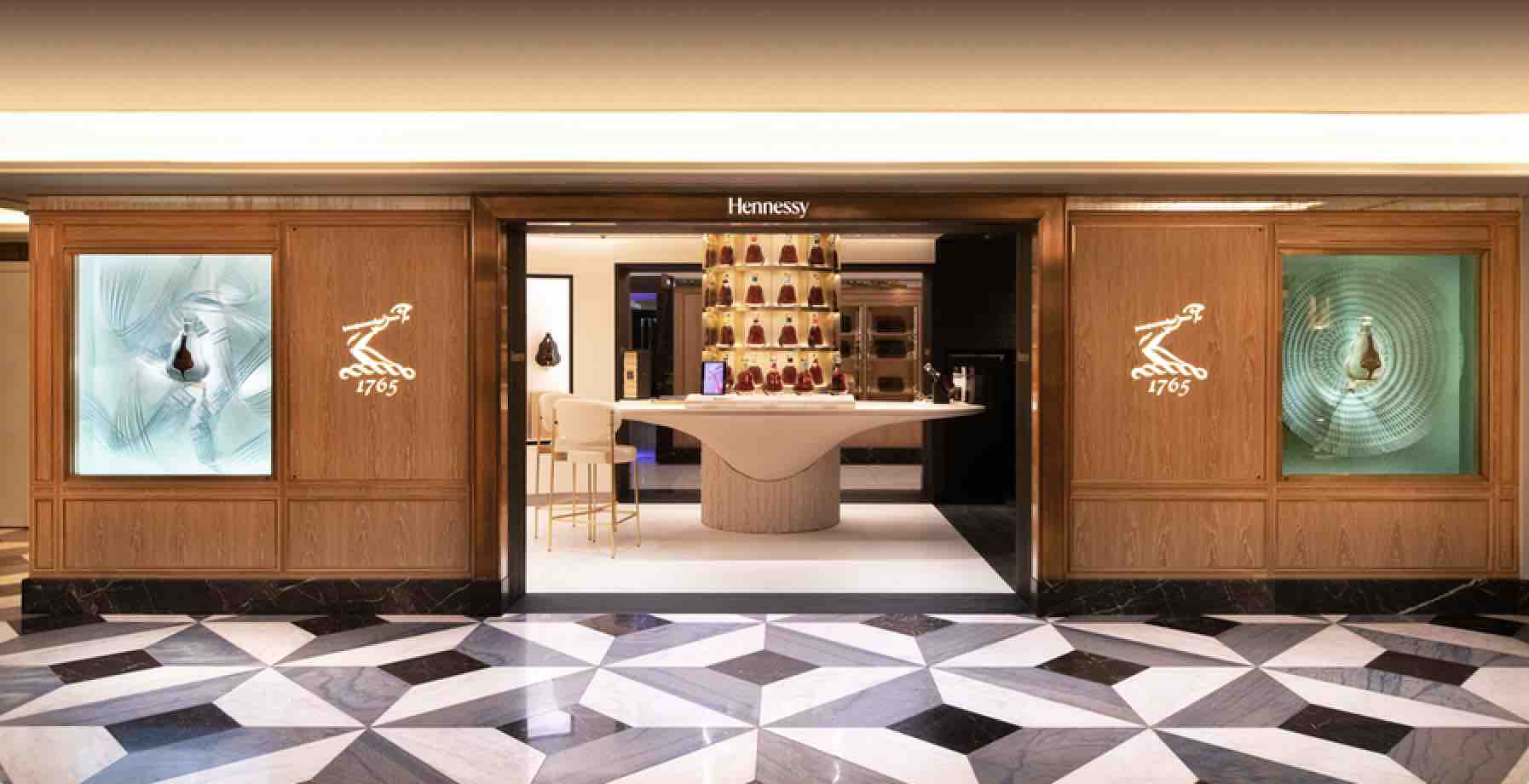 Hennessy Harrods - Installation by Mathilde Nivet 